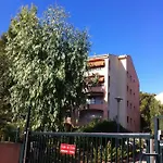 Grand A Entre Et