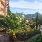 Grand A Entre Et Apartment *