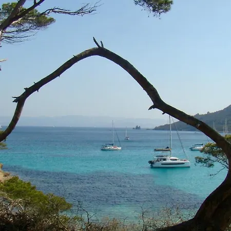 Grand A Entre Et Hyeres