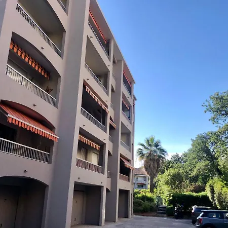 Apartment Grand A Entre Et *