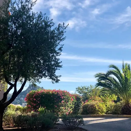 Grand A Entre Et * Hyeres